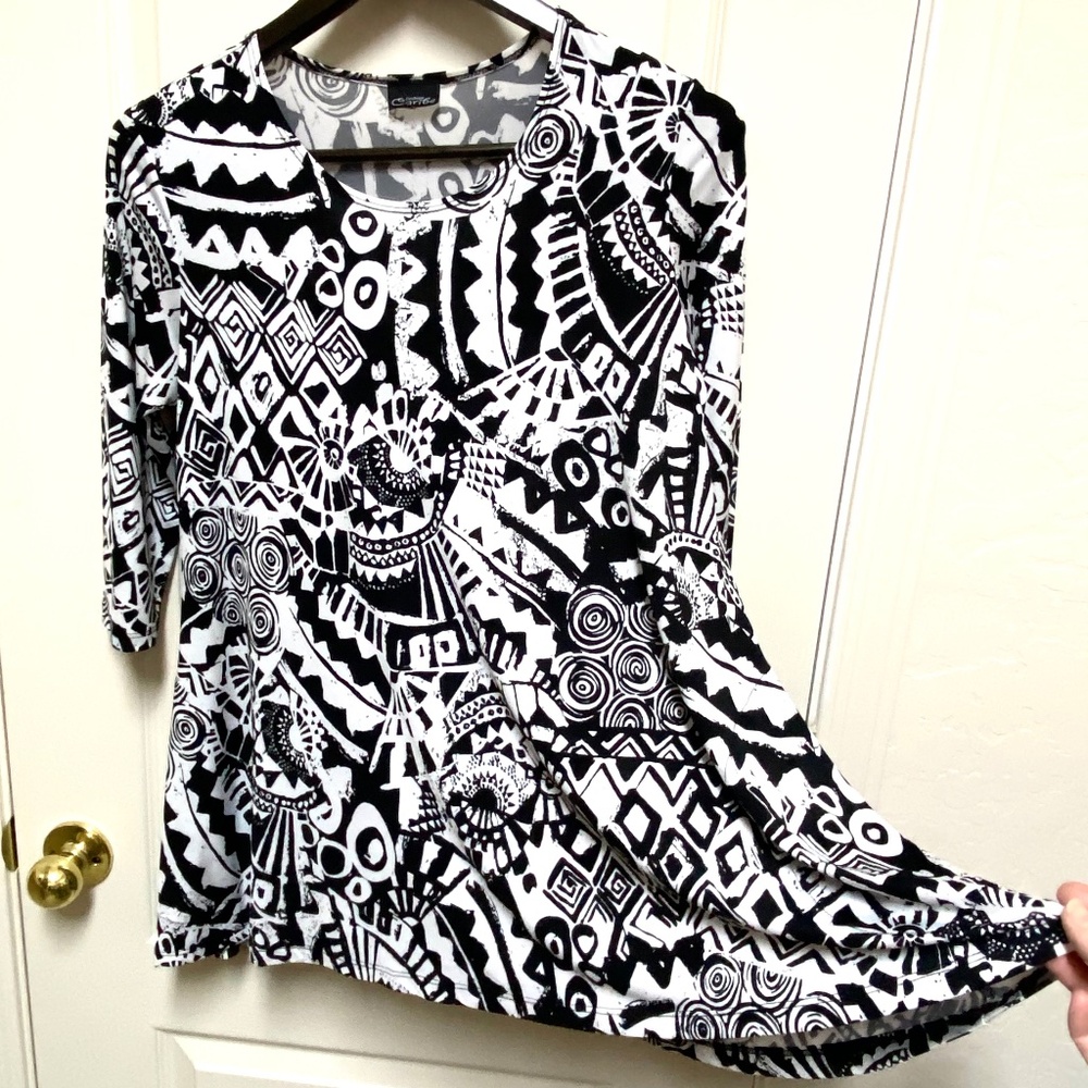 Fashion Caribe Women’s ? Medium Abstract Black White Babydoll Tunic Top